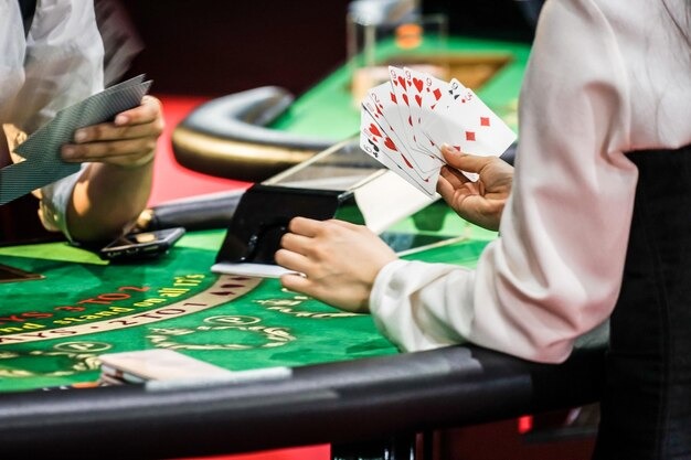 Live Blackjack betting interface on kedai168 login showing card hands and dealer action